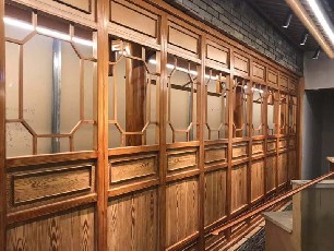 江蘇淮安火鍋店屏風(fēng)木紋漆